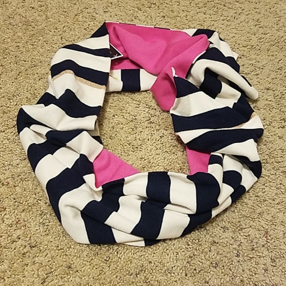 Juicy Couture Infinity Scarf NWT - Picture 3 of 3
